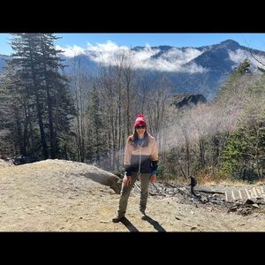 Meet your Posher, Cassandra